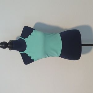 Green scalloped crop top